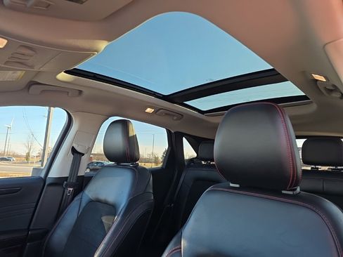 Used 2022 Ford Escape SEL w/ SEL Stealth AWD Package image 14