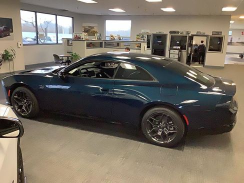 Used 2024 Dodge Charger R/T w/ Plus Group image 9