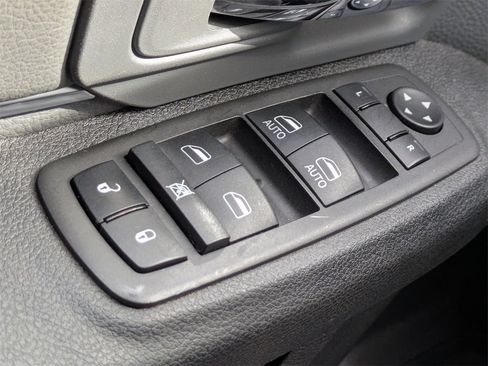 Used 2024 RAM 1500 Classic SLT image 24