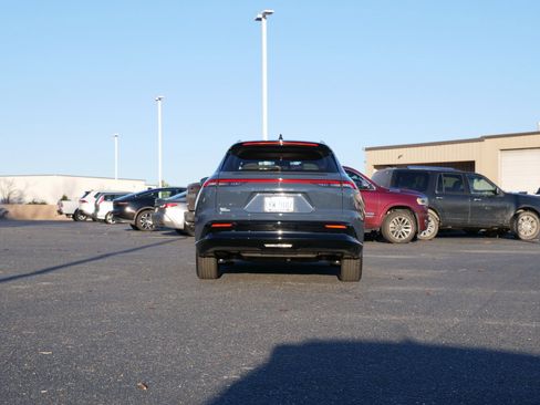 Used 2025 Toyota Crown Signia image 4