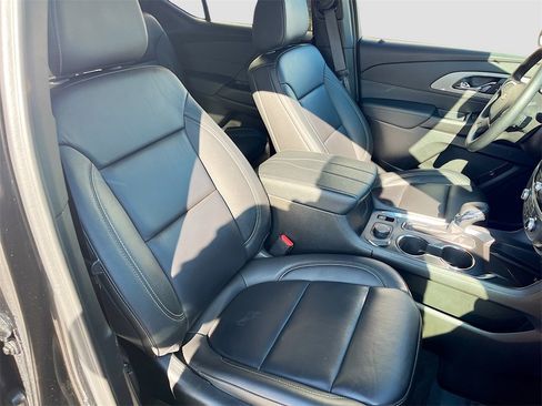Used 2023 Chevrolet Traverse LT w/ LPO, Floor Liner Package image 30