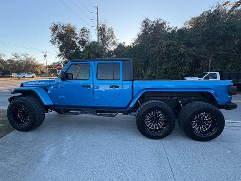 Used 2022 Jeep Gladiator Sport AWD/4WD image 5