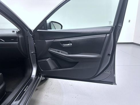 Certified 2025 Nissan Sentra SV w/ Trunk Package image 16