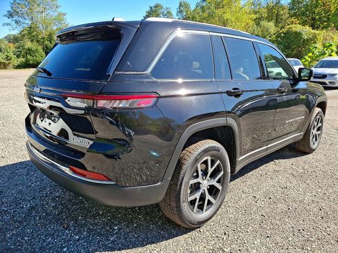 New 2025 Jeep Grand Cherokee Limited image 4