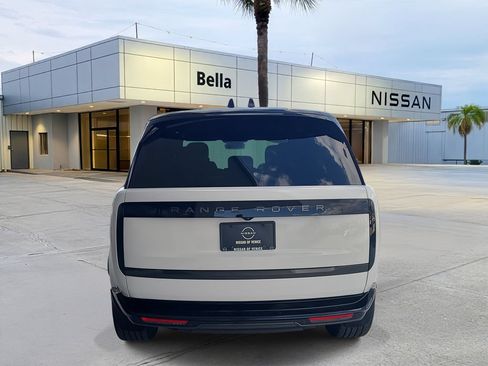 Used 2025 Land Rover Range Rover Long Wheelbase SE AWD/4WD image 7