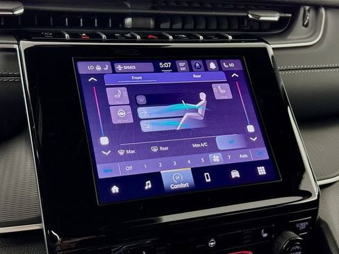 New 2025 Jeep Grand Cherokee L Altitude image 15