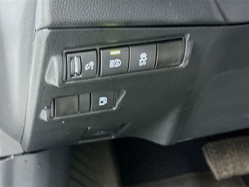 Certified 2024 Toyota Corolla Cross SE image 10