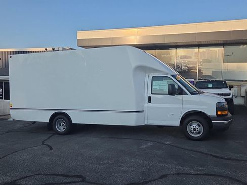 New 2025 GMC Savana 3500 Extended w/ Power Convenience Package RWD image 23