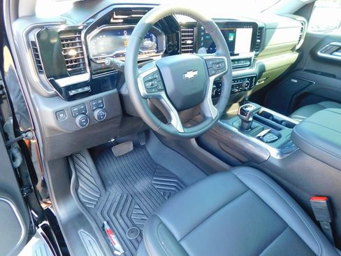Used 2024 Chevrolet Silverado 1500 LTZ w/ LTZ Premium Package image 21