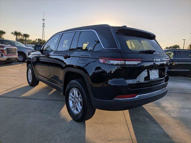 Certified 2025 Jeep Grand Cherokee Laredo RWD image 6