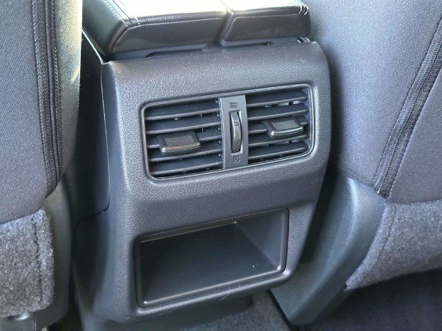 Used 2023 Nissan Rogue S AWD/4WD image 17