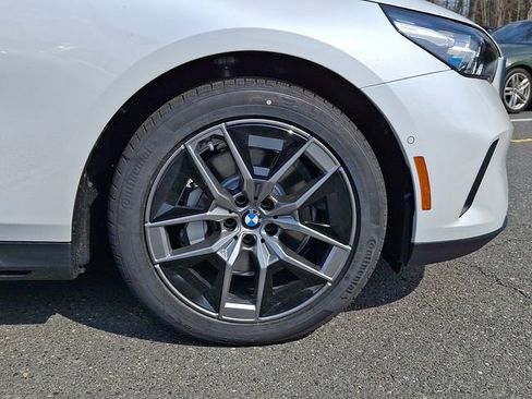 New 2026 BMW 530i xDrive w/ Premium Package AWD/4WD image 8