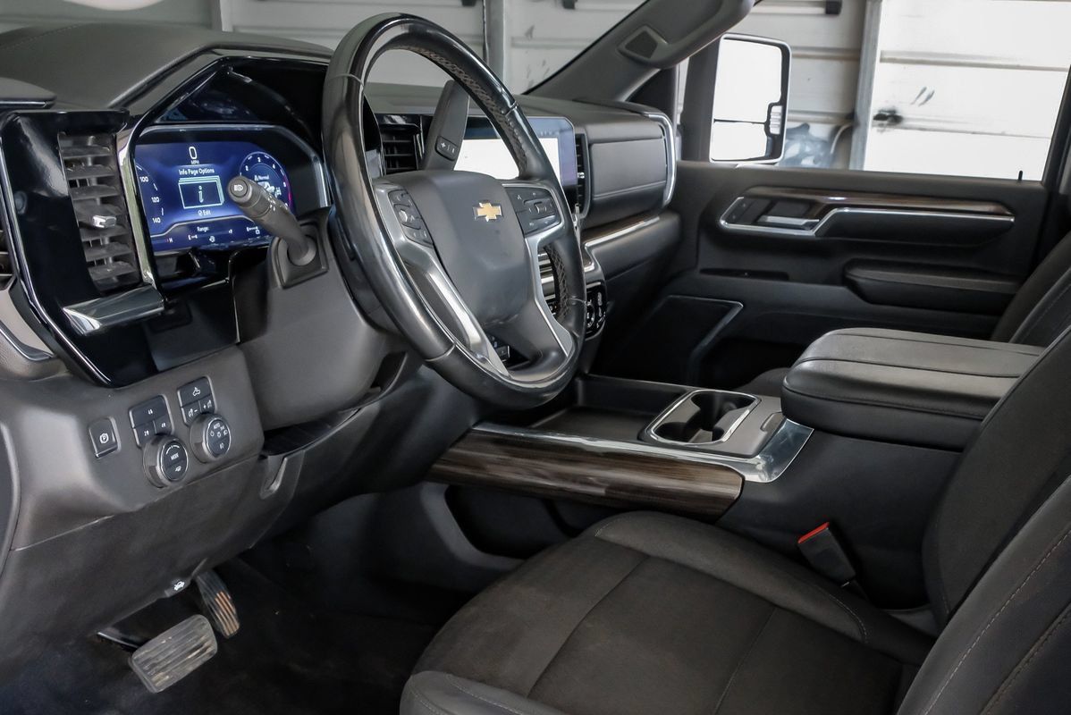 Used 2024 Chevrolet Silverado 3500 LT w/ Convenience Package AWD/4WD image 14