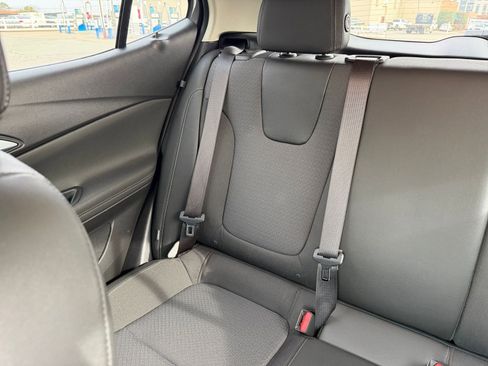 Used 2025 Buick Encore GX Preferred image 37