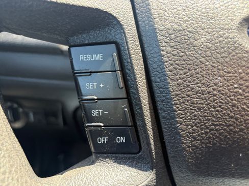Used 2009 Ford Fusion SE FWD image 13