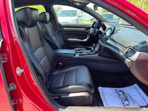 Used 2018 Honda Accord Sport image 12