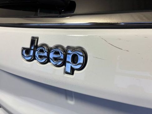 Used 2024 Jeep Compass Limited AWD/4WD image 9