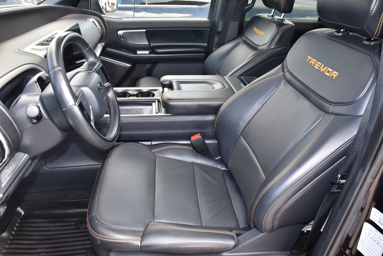 Used 2025 Ford Expedition Tremor AWD/4WD image 10