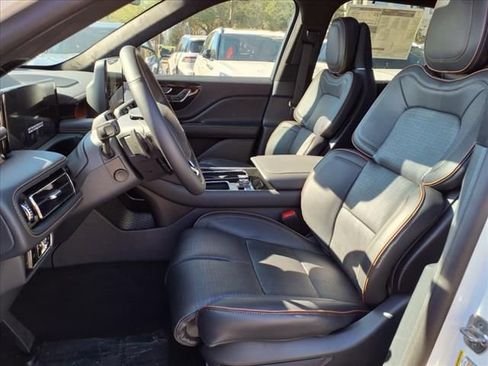 New 2025 Lincoln Aviator Black Label AWD/4WD image 14