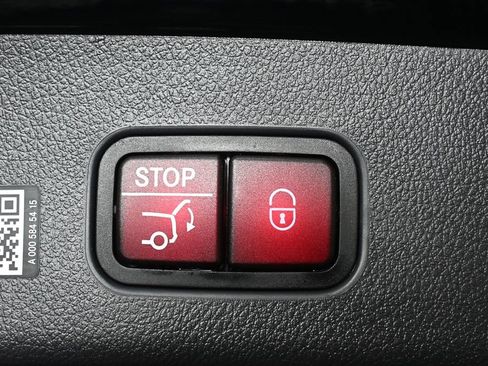 Used 2026 Mercedes-Benz GLC 300 image 30