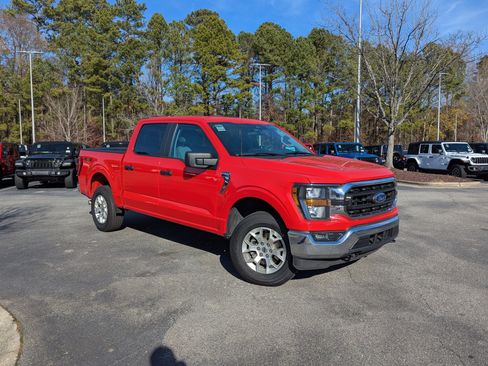 Used 2023 Ford F150 XLT image 3