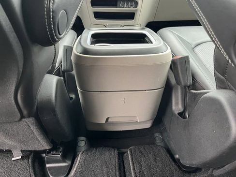 Used 2024 Chrysler Pacifica Touring-L image 54