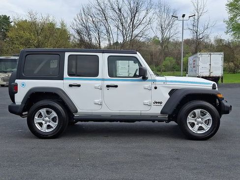 Used 2022 Jeep Wrangler Unlimited Sport image 10