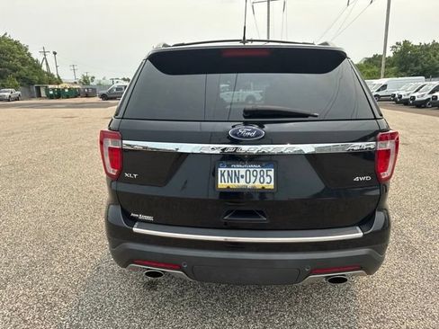 Used 2018 Ford Explorer XLT w/ Equipment Group 202A AWD/4WD image 13