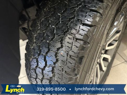 Used 2022 GMC Sierra 1500 AT4 image 29