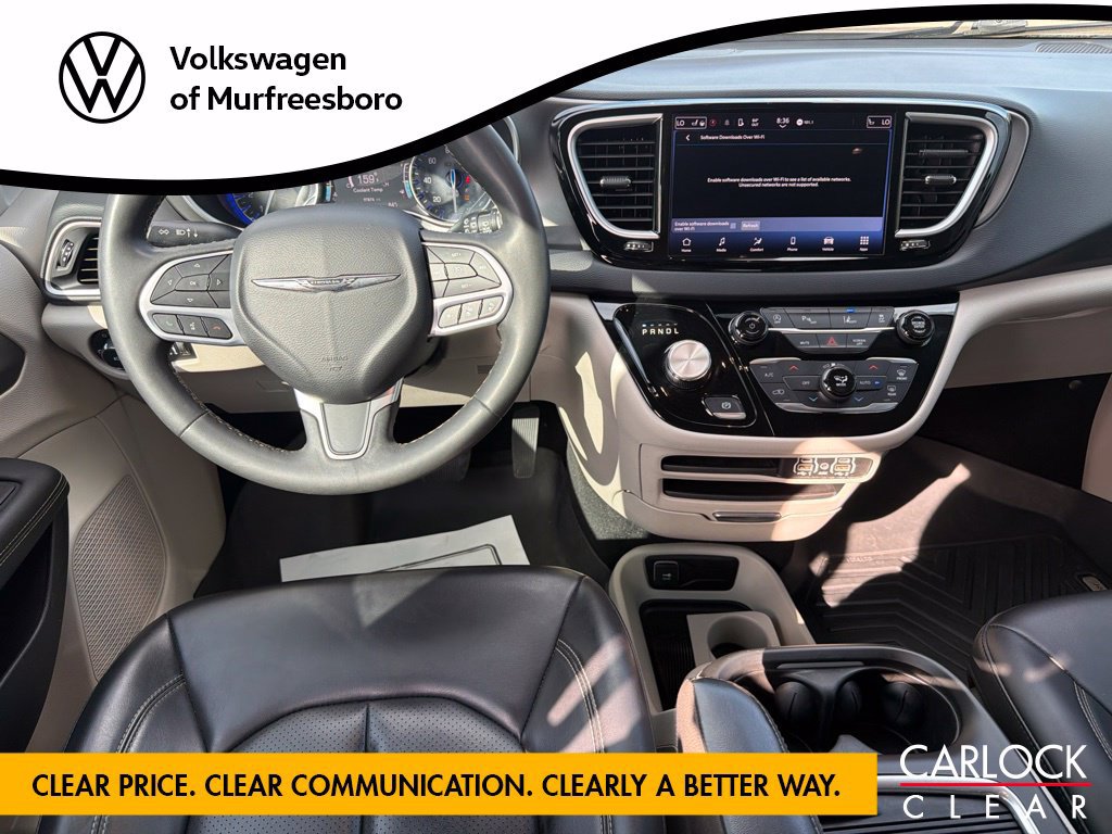 Used 2023 Chrysler Pacifica Touring-L FWD image 27