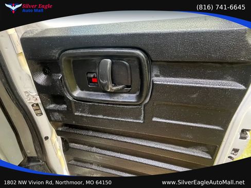 Used 2017 Chevrolet Express 2500 RWD image 14
