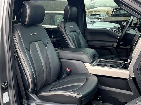 Used 2021 Ford F450 Platinum w/ FX4 Off-Road Package image 32