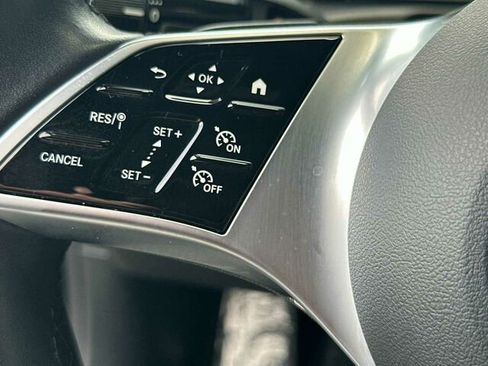 Used 2025 Mercedes-Benz C 300 4MATIC Sedan image 29