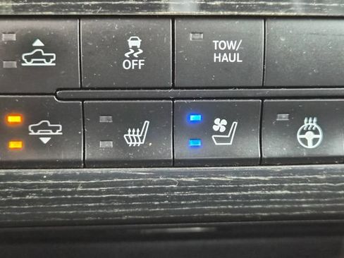 Used 2015 RAM 1500 Laramie Limited AWD/4WD image 27