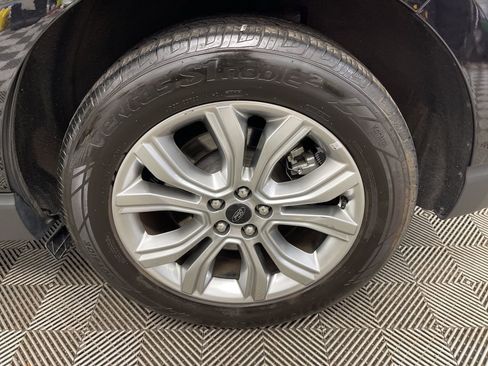 Used 2024 Ford Edge Titanium image 36