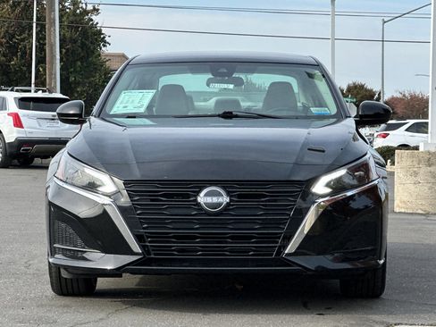 Certified 2023 Nissan Altima 2.5 SV image 9