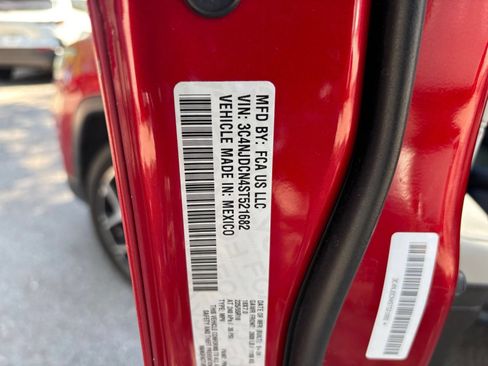 Used 2025 Jeep Compass Limited AWD/4WD image 24