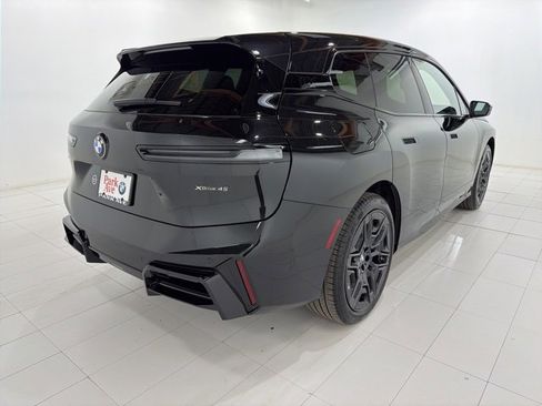 Used 2026 BMW iX xDrive45 w/ M Sport Package image 5
