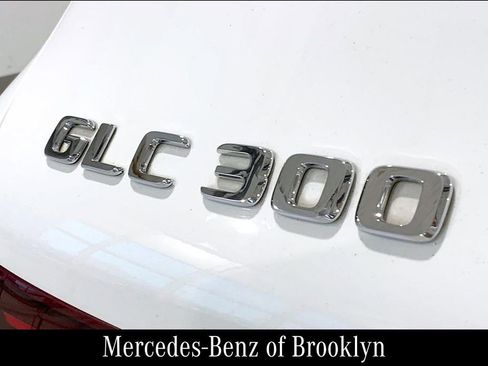 Used 2022 Mercedes-Benz GLC 300 4MATIC image 12