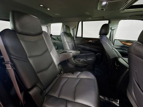 Used 2016 Cadillac Escalade Premium image 27