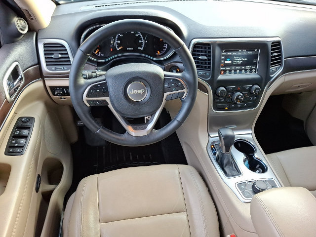 Used 2018 Jeep Grand Cherokee Limited AWD/4WD image 2