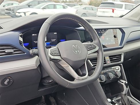 Used 2023 Volkswagen Taos SE image 28