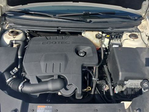 Used 2011 Chevrolet Malibu LTZ FWD image 10