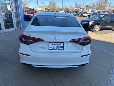Used 2023 Honda Civic Sport image 5