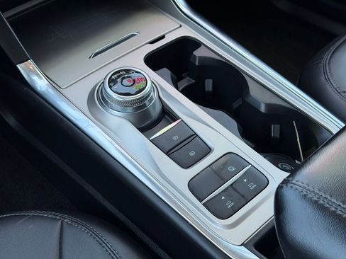 Used 2022 Ford Explorer XLT w/ Equipment Group 202A image 38