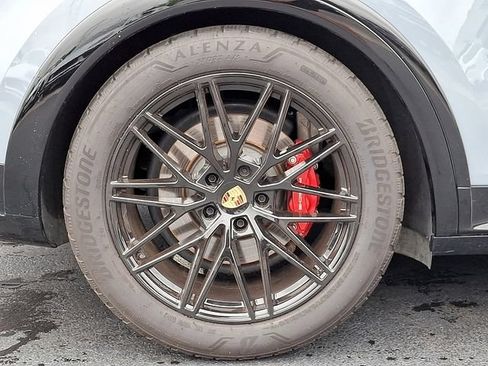 Certified 2025 Porsche Cayenne GTS AWD/4WD image 13