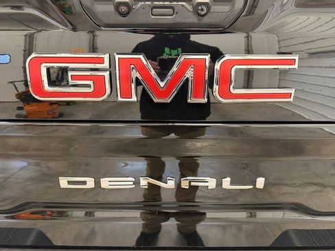 Used 2023 GMC Sierra 2500 Denali image 10