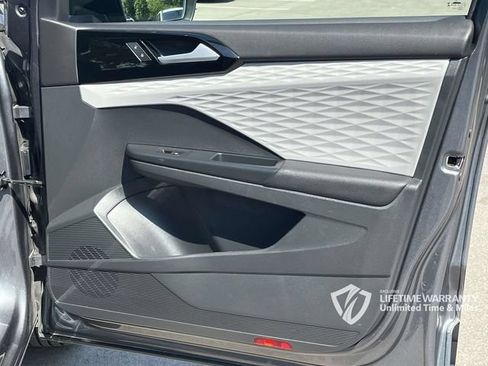 Used 2023 Volkswagen Taos S FWD image 27