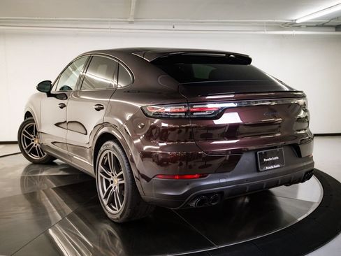 Certified 2023 Porsche Cayenne Platinum Edition AWD/4WD image 3