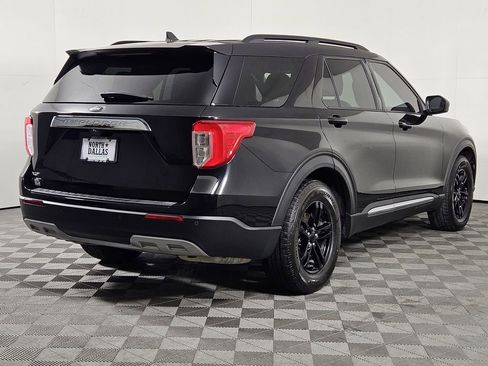 Used 2022 Ford Explorer XLT w/ Equipment Group 202A image 5